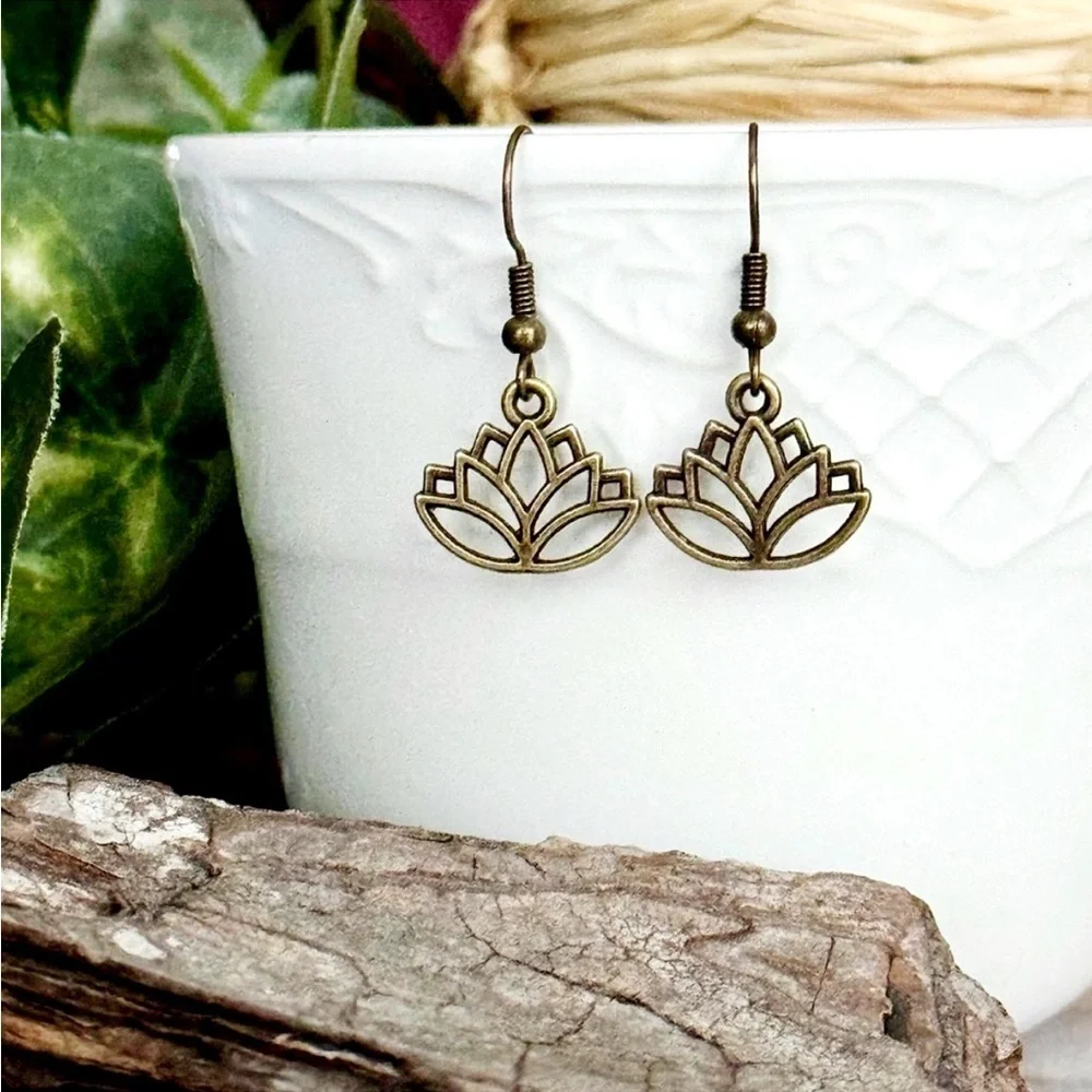 5 For $25💫Bronzed Filigree Lotus Flower Dangles Earrings